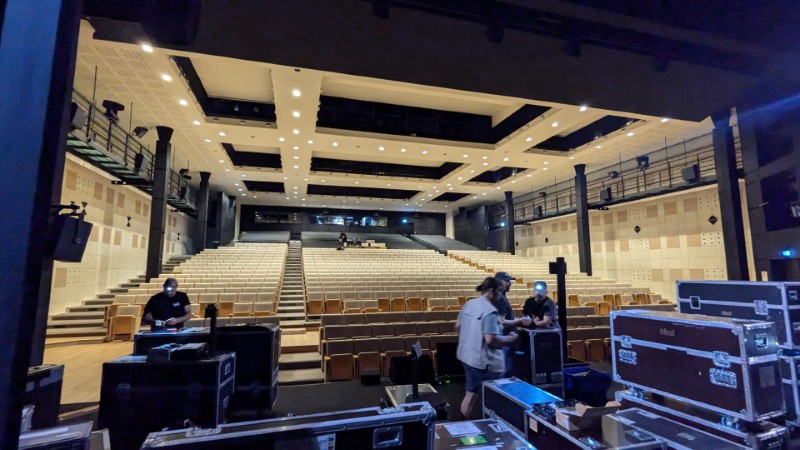 Sunny side of the doc : préparation de la salle principale